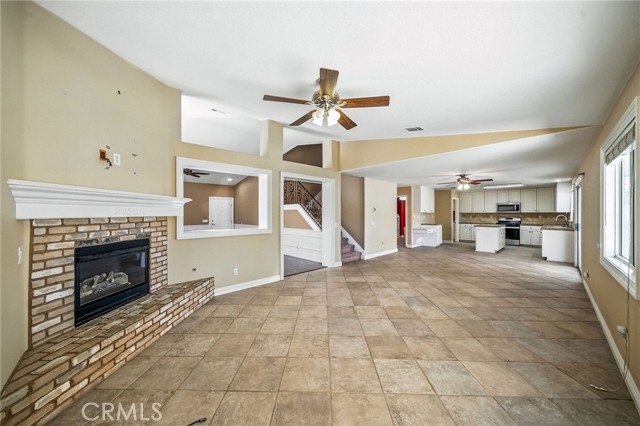41980 Trinity River Way, Murrieta CA: https://media.crmls.org/medias/e8af9d7f-f56b-4349-93d3-03a231b7a63e.jpg