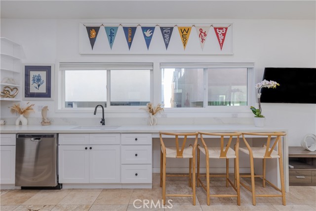 Detail Gallery Image 6 of 35 For 106 31st St, Newport Beach,  CA 92663 - 5 Beds | 3 Baths