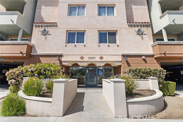 Detail Gallery Image 29 of 31 For 13951 Sherman Way #301,  Van Nuys,  CA 91405 - 2 Beds | 2 Baths