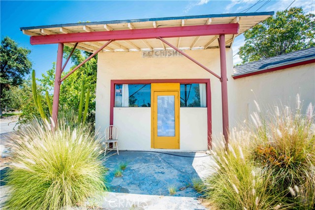 Detail Gallery Image 4 of 72 For 2599 Huntington Dr, Upland,  CA 91786 - – Beds | – Baths