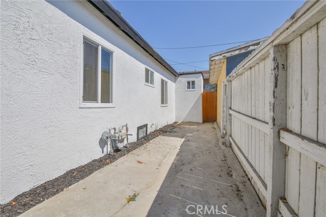 1971 87th Street, Los Angeles, California 90002, 2 Bedrooms Bedrooms, ,2 BathroomsBathrooms,Single Family Residence,For Sale,87th,DW24146720