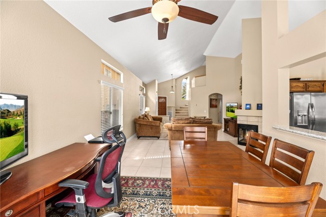 40723 Mountain Pride, Murrieta CA: https://media.crmls.org/medias/e8b19027-4c4d-4d8c-bb8c-aed2db5f0f95.jpg