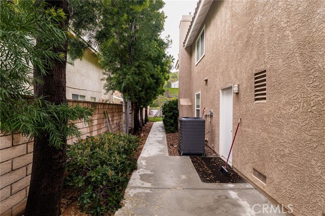 Image 47 of 54 For 16727 Lake Knoll