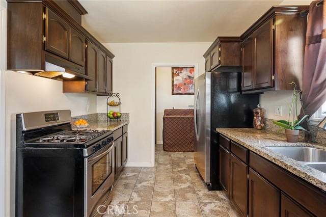 Detail Gallery Image 11 of 39 For 1211 W 138th St, Compton,  CA 90222 - 3 Beds | 1 Baths