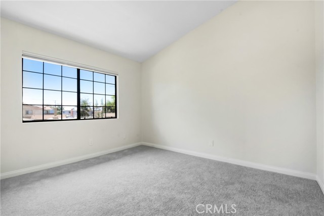 863 W 34th Street, Long Beach CA: https://media.crmls.org/medias/e8b2cd52-4929-40a1-b6f2-18caf327e7cd.jpg