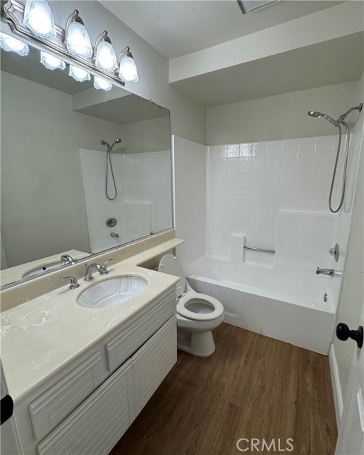 3036 Fairgreen Lane, Palmdale CA: https://media.crmls.org/medias/e8b31402-d99a-4082-9626-212e138308d5.jpg