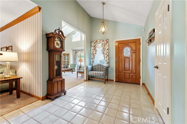 Detail Gallery Image 5 of 43 For 725 Beaverbrook Ln, Glendora,  CA 91740 - 4 Beds | 3 Baths