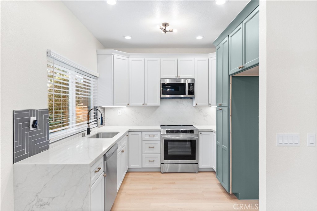 13 Silvertide Drive