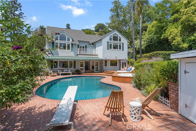 11818 Laurel Hills Road, Studio City CA: https://media.crmls.org/medias/e8b33bb1-24b4-4bd5-91a2-22f769da061a.jpg