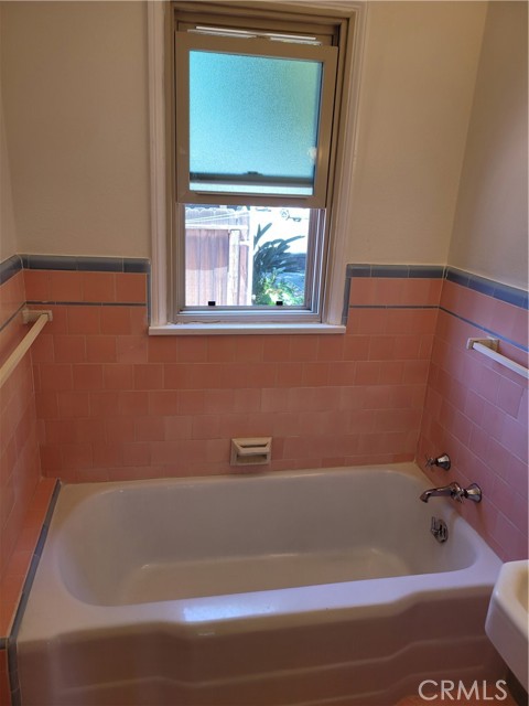 21205 Lopez Street, Woodland Hills CA: https://media.crmls.org/medias/e8b35187-41b2-453f-b4bd-251bd53d0522.jpg