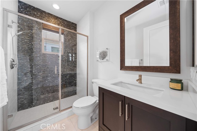 105 newall, Irvine CA: https://media.crmls.org/medias/e8b3b495-7ed4-4659-b205-a5b3227252be.jpg