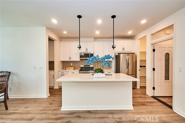 Detail Gallery Image 32 of 39 For 944 N Divino Privado, Ontario,  CA 91764 - 3 Beds | 3/1 Baths