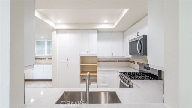 3747 Oak Glen Drive, Newbury Park CA: https://media.crmls.org/medias/e8b49a60-71da-4abf-9274-3189318fcb5f.jpg