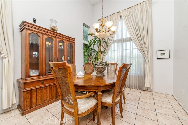 Detail Gallery Image 5 of 30 For 6541 Los Osos, Rancho Cucamonga,  CA 91701 - 5 Beds | 3 Baths