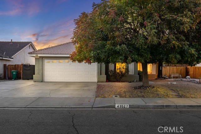 Detail Gallery Image 2 of 35 For 43527 Grange St, Lancaster,  CA 93535 - 4 Beds | 2 Baths