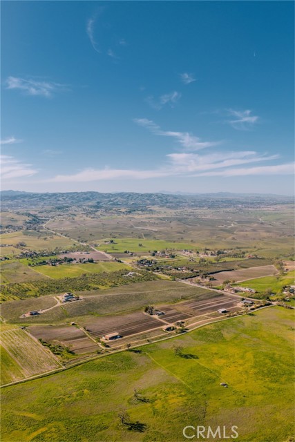 Detail Gallery Image 2 of 17 For 5575 El Pomar, Templeton,  CA 93465 - 3 Beds | 3 Baths