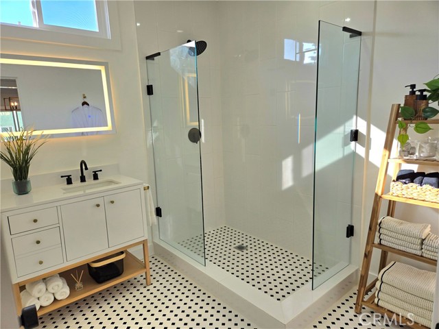 Detail Gallery Image 31 of 41 For 2022 W 75th St, Los Angeles,  CA 90047 - 2 Beds | 1 Baths