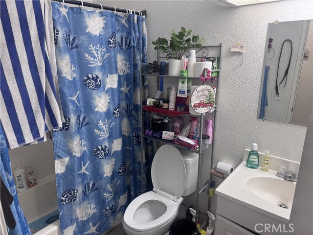 Detail Gallery Image 9 of 11 For 13230 Brant, Victorville,  CA 92392 - 4 Beds | 2 Baths