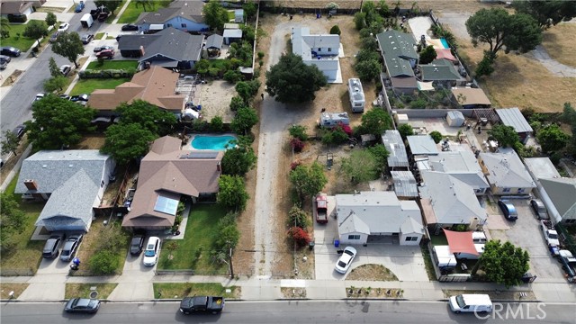 8005 Oleander, Fontana CA: https://media.crmls.org/medias/e8b79232-5b65-42db-ba99-24bd778d5fa1.jpg