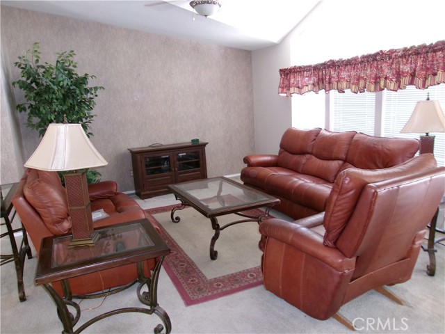 Detail Gallery Image 39 of 61 For 13983 Silver Lake Pl, Victorville,  CA 92395 - 3 Beds | 2 Baths