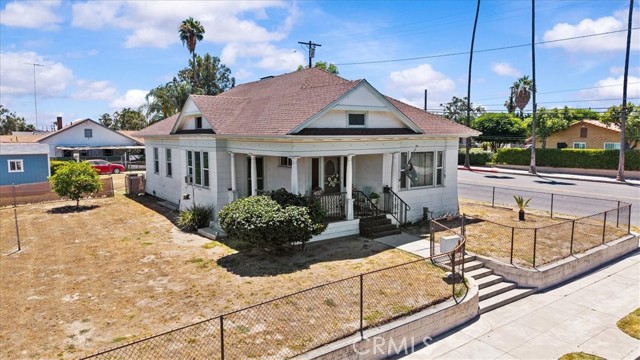 1099 W Congress Street, San Bernardino CA: https://media.crmls.org/medias/e8b79f6f-f854-4c31-9a3b-733b635e78d1.jpg