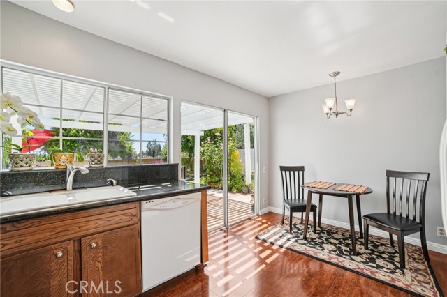 23441 Via Ronda, Mission Viejo CA: https://media.crmls.org/medias/e8b7ec03-1014-4413-872a-0b979ebc2d3d.jpg