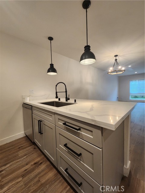 Detail Gallery Image 13 of 36 For 120 S Francisca Ave #18,  Redondo Beach,  CA 90277 - 2 Beds | 2/1 Baths