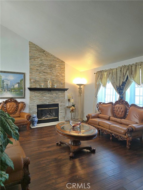5034 Marseilles Court, Palmdale CA: https://media.crmls.org/medias/e8b9ae84-0511-4acb-90dc-fd18c0497081.jpg
