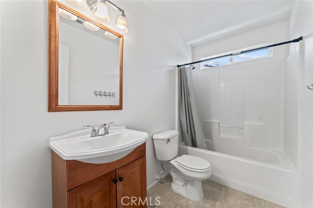 Detail Gallery Image 16 of 28 For 2814 Caruso, Lancaster,  CA 93536 - 4 Beds | 3 Baths