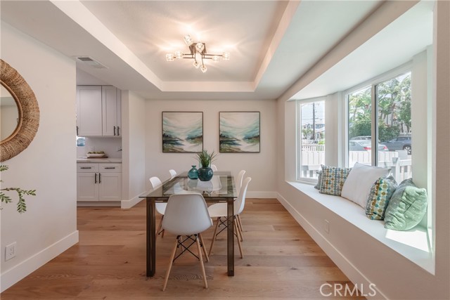 dining room w/window seat