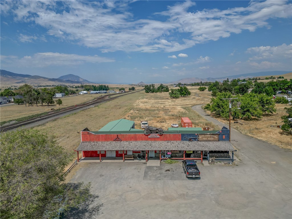 180 E Webb Street, Montague, California 96064, ,Commercial Sale,For Sale,180 E Webb Street,CRSN23146391