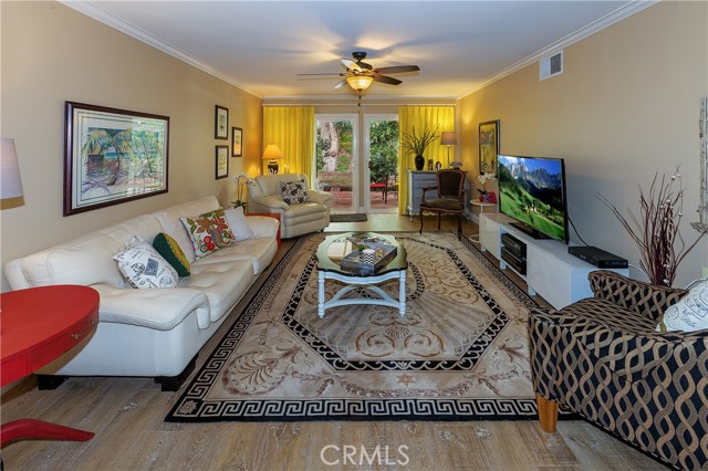 3320 Via Carrizo, Laguna Woods CA: https://media.crmls.org/medias/e8bb8f3f-92e9-4960-9fe9-c38efeeee18f.jpg