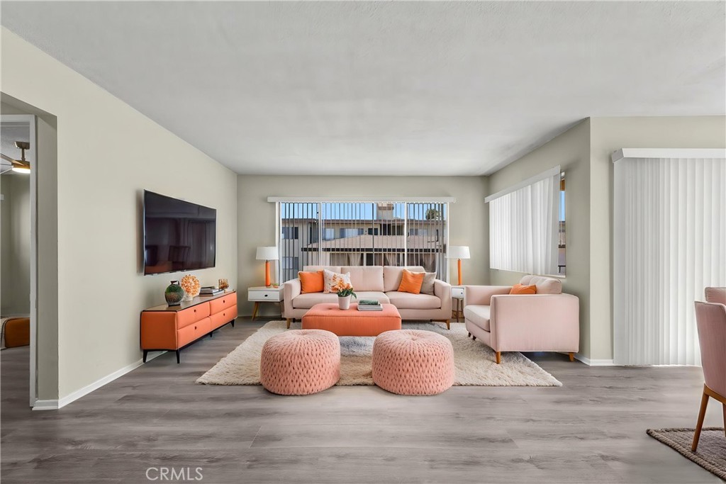 114 N Eucalyptus Avenue #7