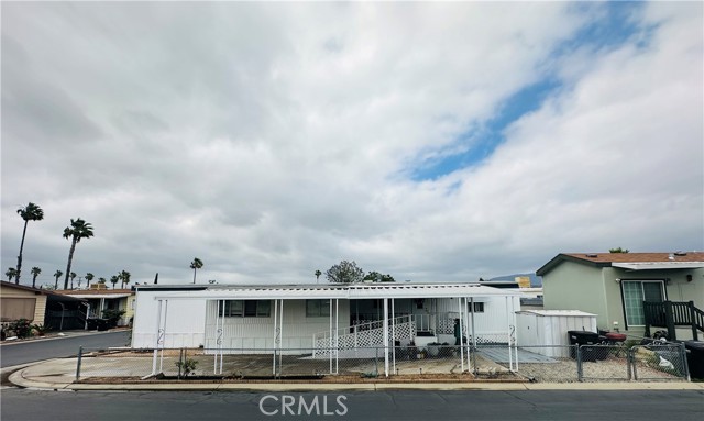 1150 N Kirby Street, Hemet CA: https://media.crmls.org/medias/e8bc2e98-736a-4766-8bd3-c6b7b3727501.jpg