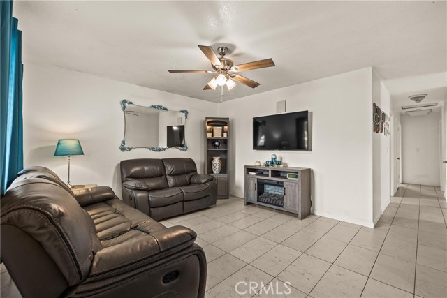 1460 ESPERANZA Avenue, Hamilton City CA: https://media.crmls.org/medias/e8bc7f2f-e336-4b81-91ad-20e0b7144ad1.jpg