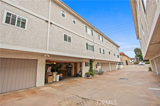 2211 Vanderbilt Lane, Redondo Beach, California 90278, 2 Bedrooms Bedrooms, ,2 BathroomsBathrooms,Residential,Sold,Vanderbilt,PV22067426