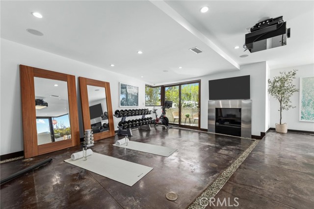 2114 Manhattan Ave, Hermosa Beach CA: https://media.crmls.org/medias/e8bcc704-c3b3-4d66-94c8-dfef1ecd2ee8.jpg