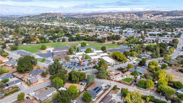 8606 Santa Rosa Road, Atascadero CA: https://media.crmls.org/medias/e8bcc706-399e-4514-890f-603401cb9005.jpg