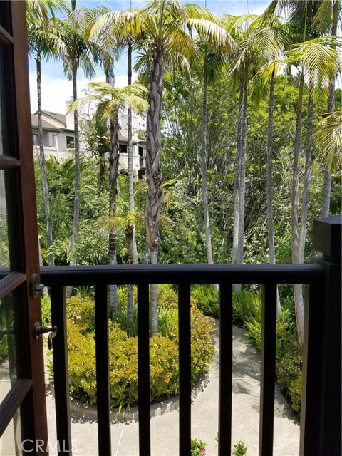 8694 Villa La Jolla Drive, La Jolla CA: https://media.crmls.org/medias/e8bcfd36-c77c-4519-9e8d-b939e3525d70.jpg