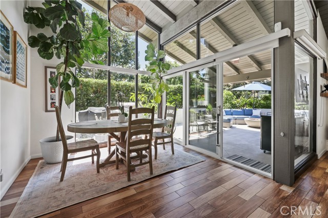 Detail Gallery Image 11 of 32 For 455 Vista Grande, Newport Beach,  CA 92660 - 3 Beds | 2 Baths