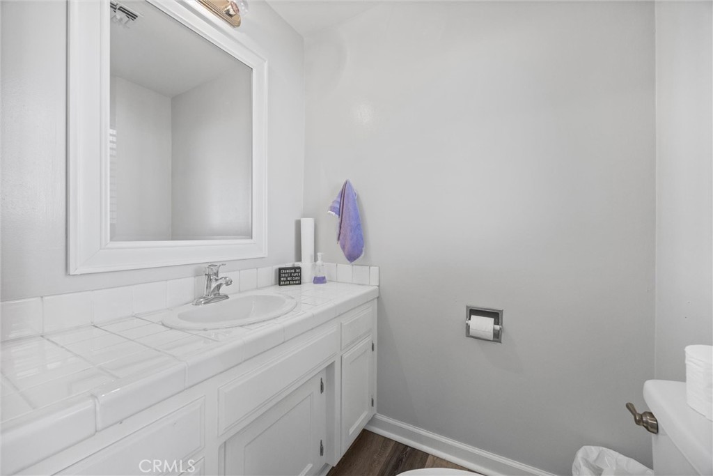 https://media.crmls.org/medias/e8bd3858-c9a0-4380-8970-03698358d39a.jpg?preset=X-Large