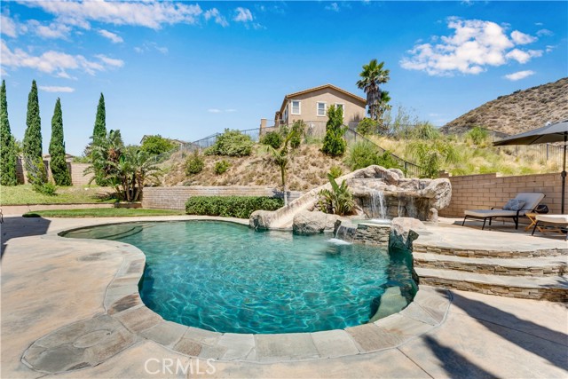 14668 Stageline Lane, Fontana CA: https://media.crmls.org/medias/e8bd87e7-0004-4e42-9a8b-5f7c3c7ce19d.jpg