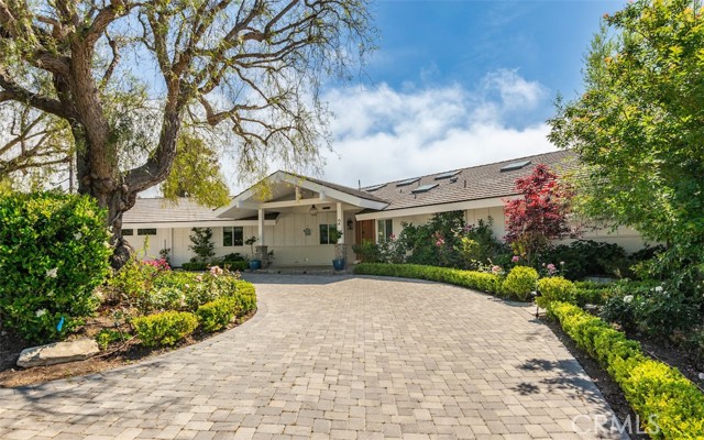 2 El Concho Lane, Rolling Hills CA: https://media.crmls.org/medias/e8bde55e-b059-4623-bb58-89497fe5c973.jpg