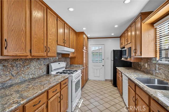 Detail Gallery Image 22 of 44 For 15202 Florwood Ave, Lawndale,  CA 90260 - 5 Beds | 3 Baths