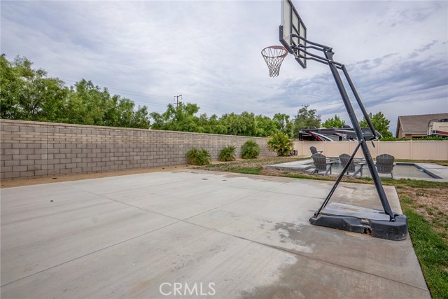 Detail Gallery Image 48 of 61 For 11703 Periwinkle Pl, Jurupa Valley,  CA 91752 - 5 Beds | 3 Baths
