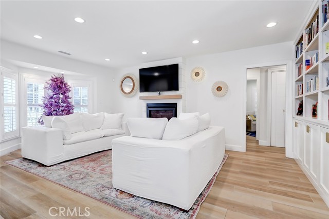 861 12th Court, Manhattan Beach, California 90266, 3 Bedrooms Bedrooms, ,2 BathroomsBathrooms,Residential,Sold,12th,SB21259266