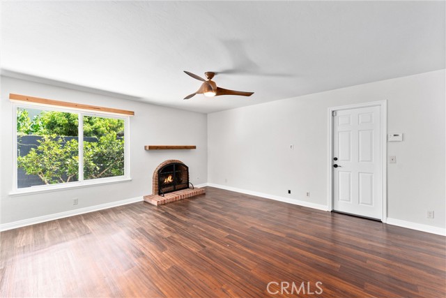 201 W Harvey Avenue, Santa Ana CA: https://media.crmls.org/medias/e8bec3ef-0ef0-4512-b529-19627714ba52.jpg