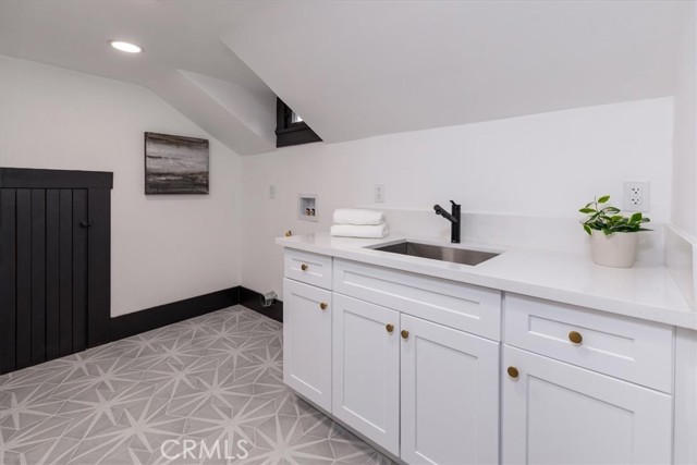 Detail Gallery Image 26 of 39 For 2274 W 21st St, Los Angeles,  CA 90018 - 4 Beds | 3 Baths