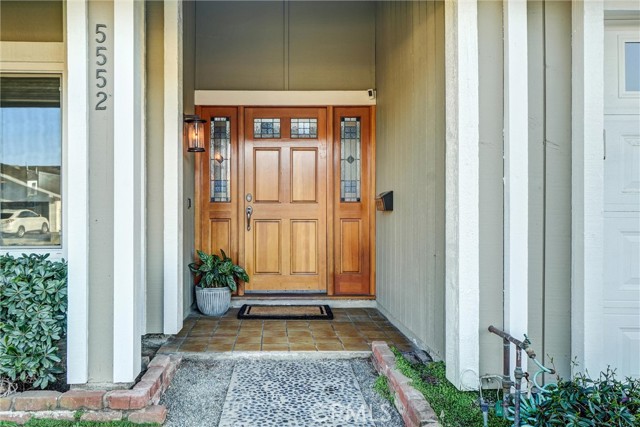 Detail Gallery Image 2 of 31 For 5552 Ridgebury Dr, Huntington Beach,  CA 92649 - 4 Beds | 2/1 Baths