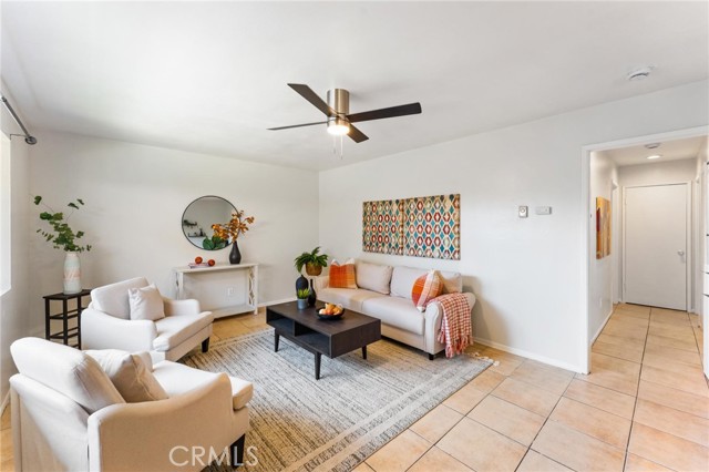 5535 Ackerfield Avenue, Long Beach CA: https://media.crmls.org/medias/e8bf6d65-ee00-4608-9d23-cf1702e9302e.jpg